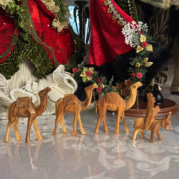Vintage Donkey & Camel Train Figurines Hand Carved Olive Wood Jerusalem Caravan - Picture 2 of 2